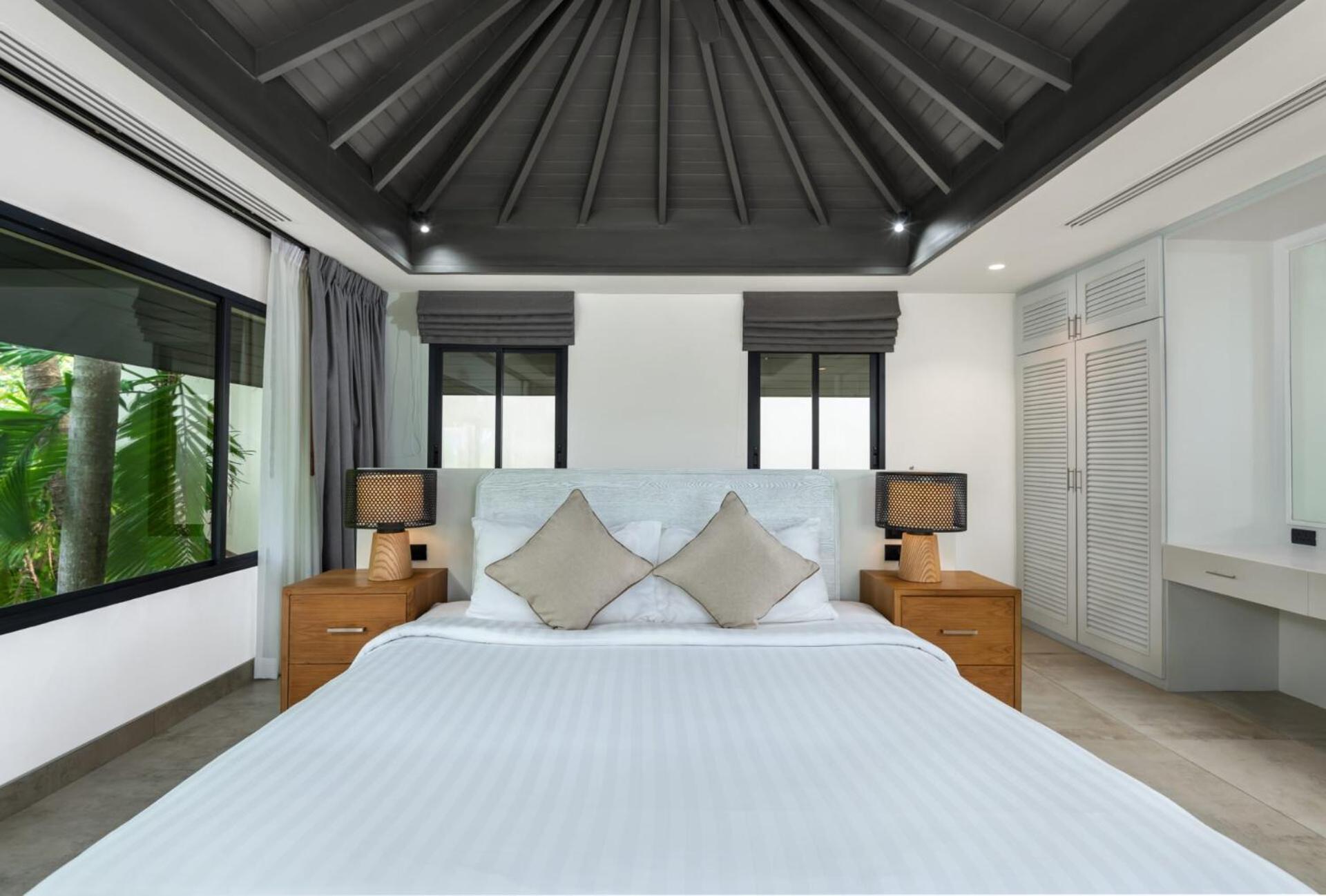 The Pavilions Phuket (Adults Only) Praia de Bang Tao Exterior foto A bedroom at the hotel